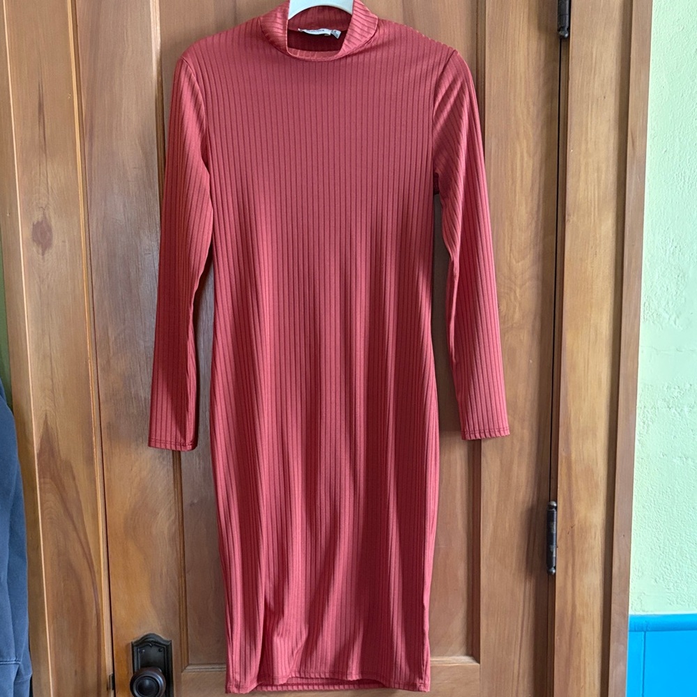 Ribbed Long-Sleeve Midi Dress in Rust